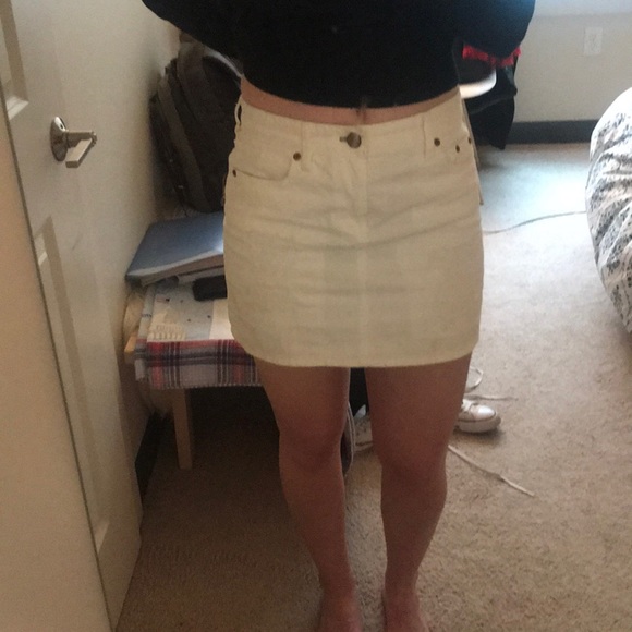 White destroyed denim skirt - Picture 2 of 3
